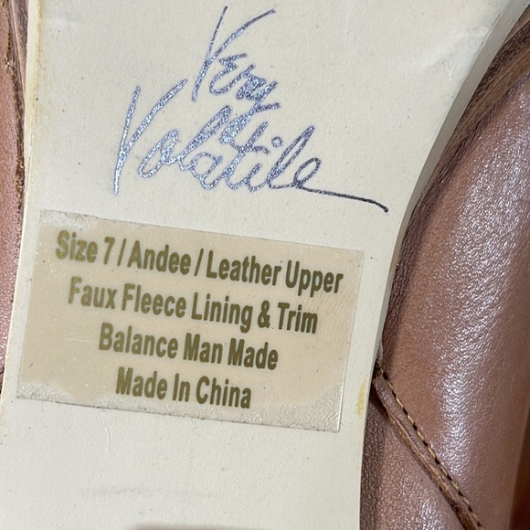Very Volatile Andee Leather Upper Faux Fleece Lining Trim Beige Boots Size 7 - Picture 15 of 16